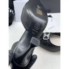 Черные кожаные туфли Chanel