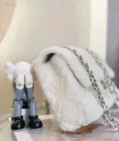 Chanel 25,5
